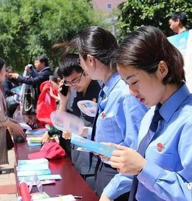盱眙开展法治宣传月 百场法治文艺进社区，环保咨询服务暖人心